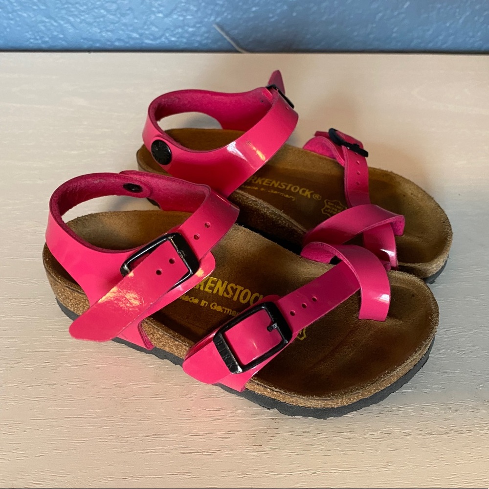 Size EU 25. Great condition. Worn only a handful of times before our growing.